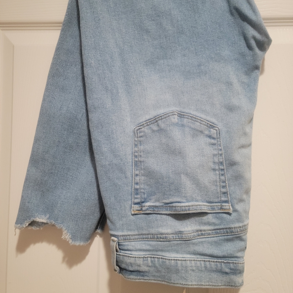Cute Distressed Skinny Jeans 💙